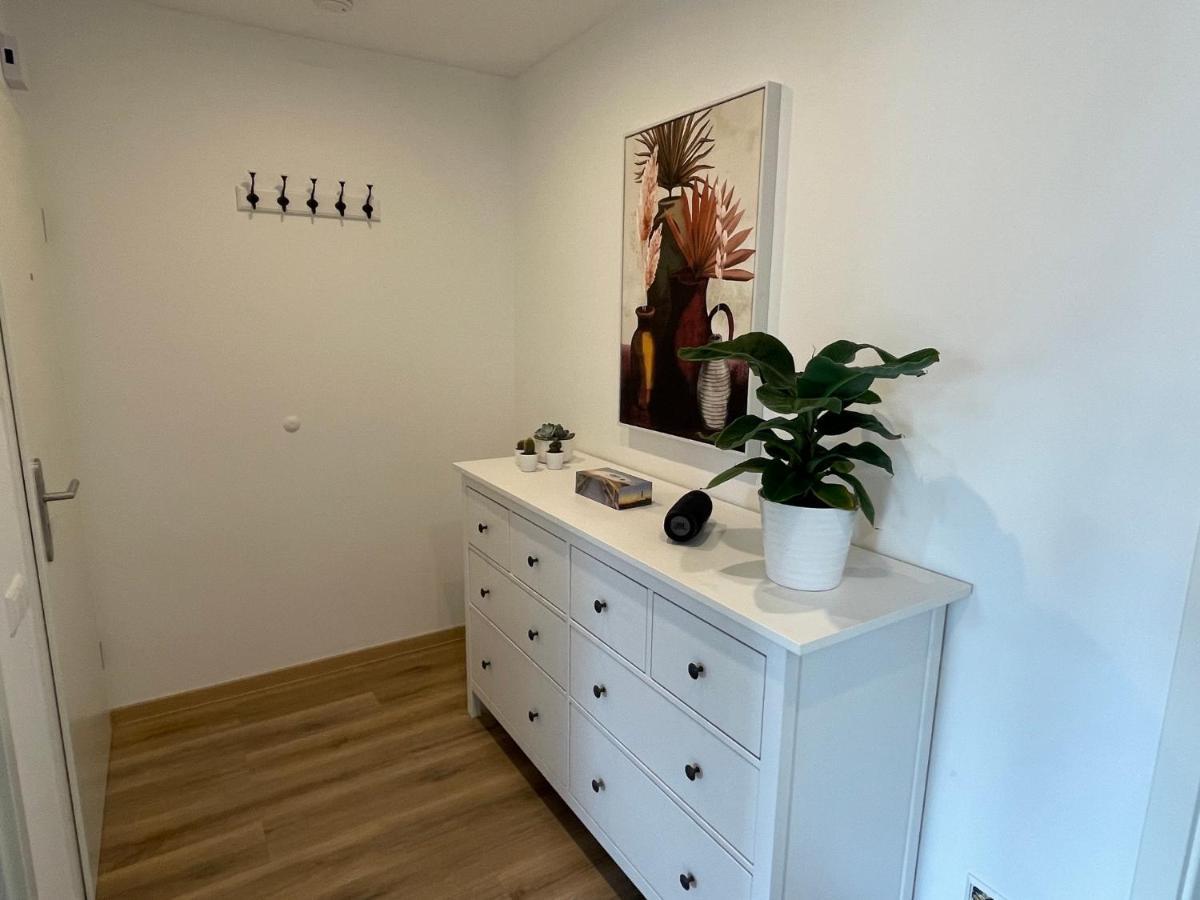 Neue Stilvolle 2-Zimmer Wohnung Im Zentrum Von Wolfsburg Exterior foto